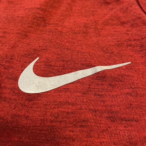 Burgundy red Nike tank. No issues. Reflective Nike symbol. - Picture 2 of 4